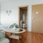 Alojamento de Acomodação e Pequeno-almoço Sarenka 3*