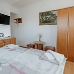 فندق مبيت وإفطار Sarenka 3*
